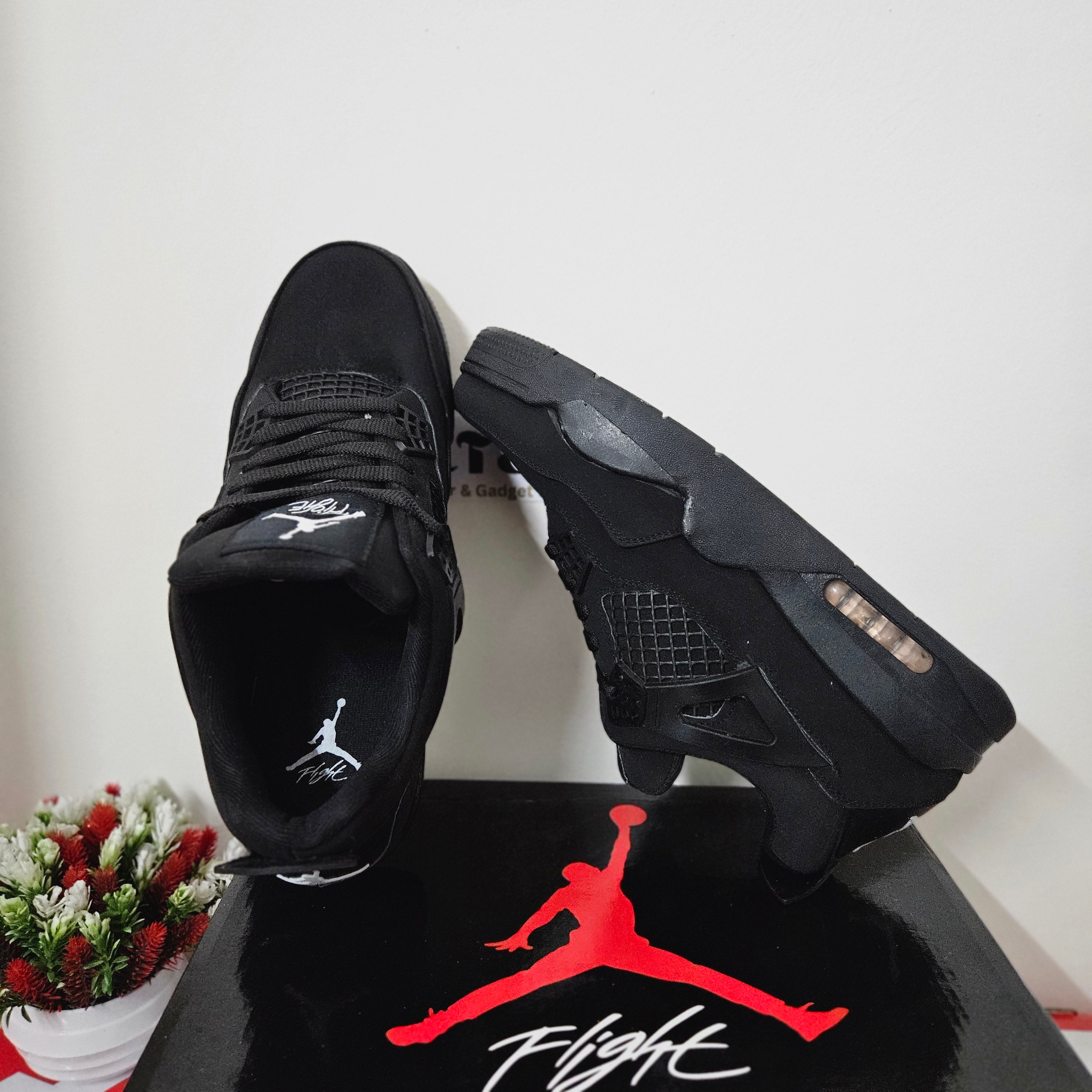 J4 Retro Black Cat