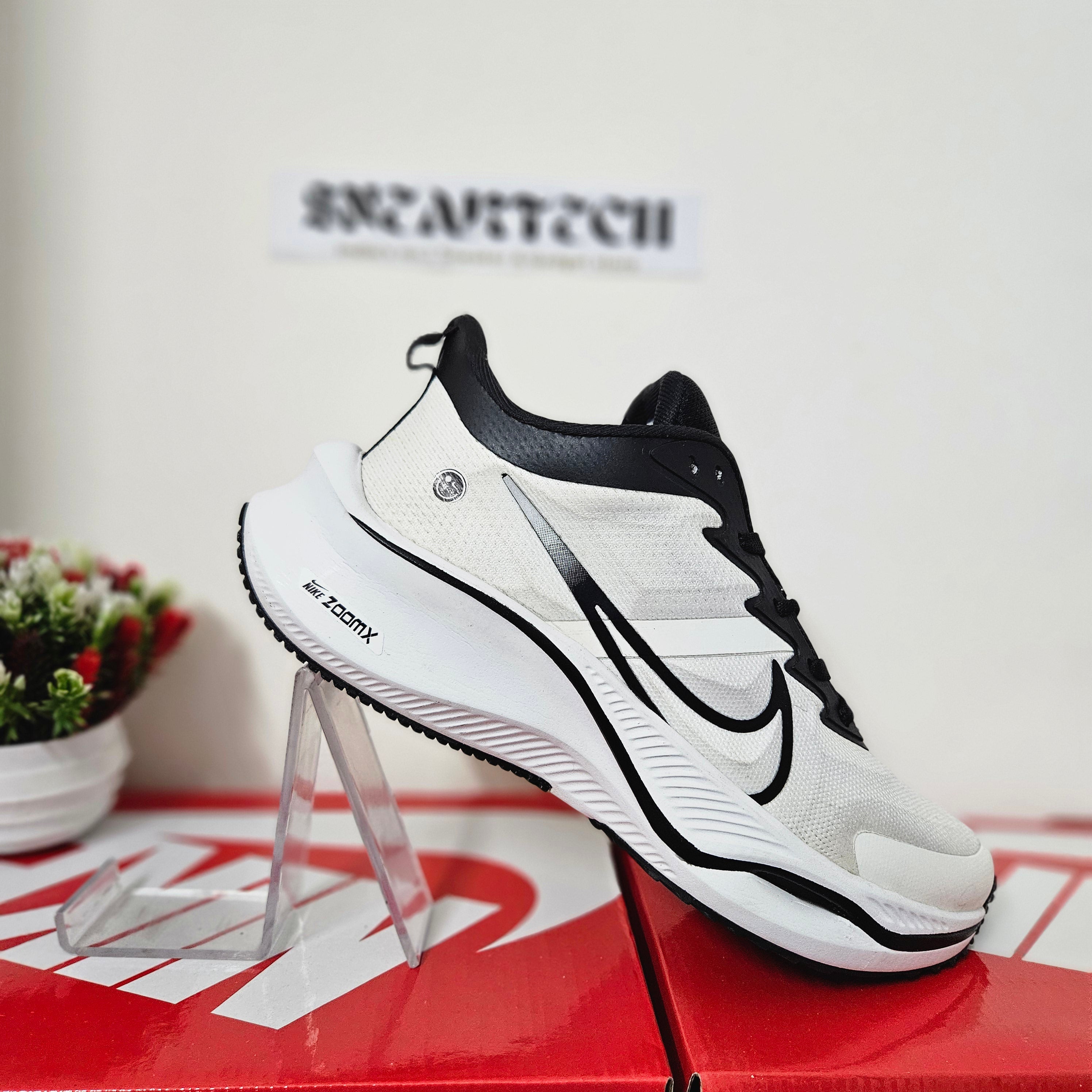 White Zoom × Smiley Edition