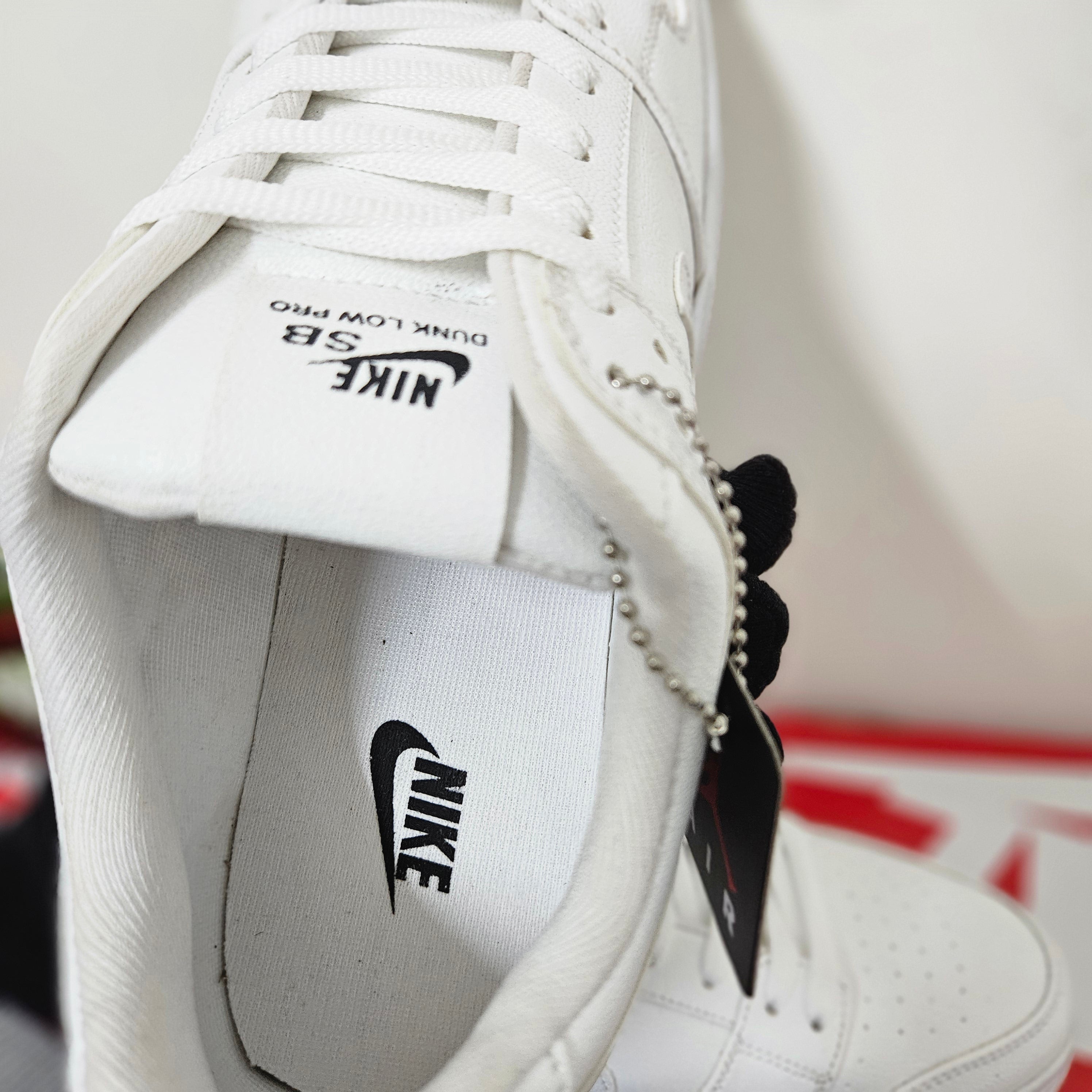 Low dunk Triple White